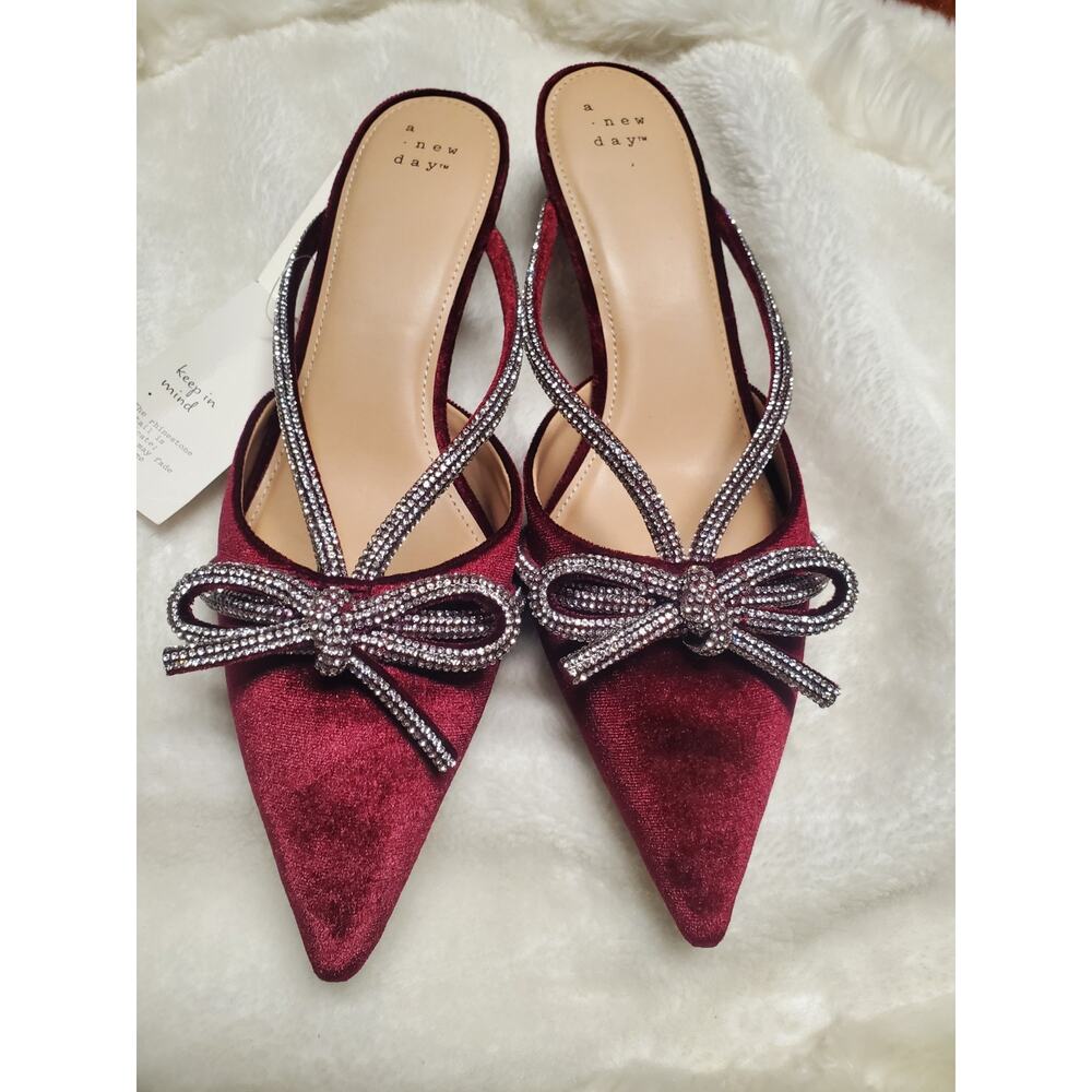 Women’s Gwen Rhinestone Bow Heels - A New Day Size 9 - Picture 3 of 3